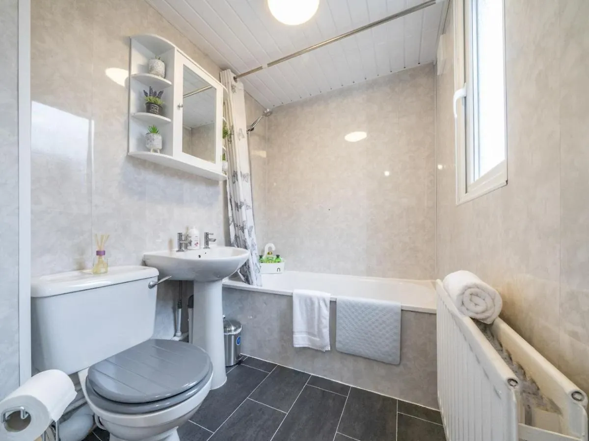 Pass The Keys Fab 2Br Home City Centre Local Belfast Feel